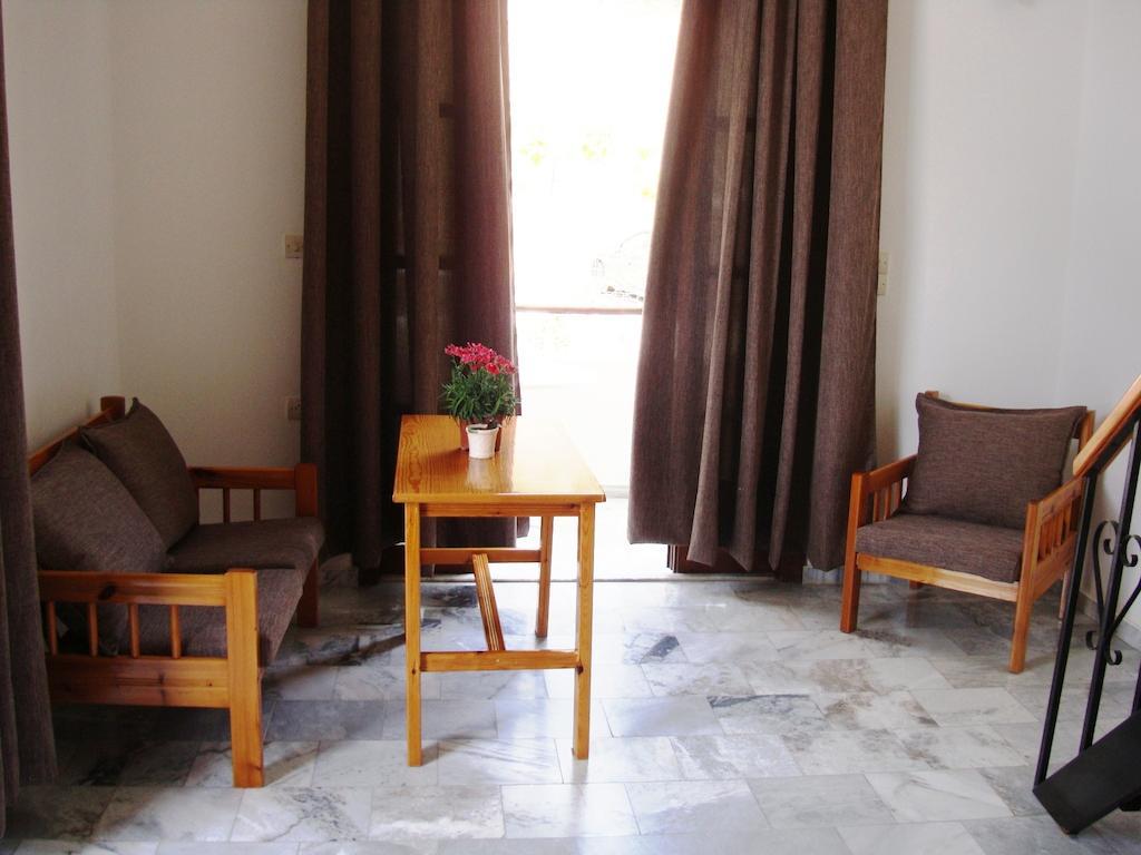 Artemis Studios Ayía Roúmeli Bilik gambar